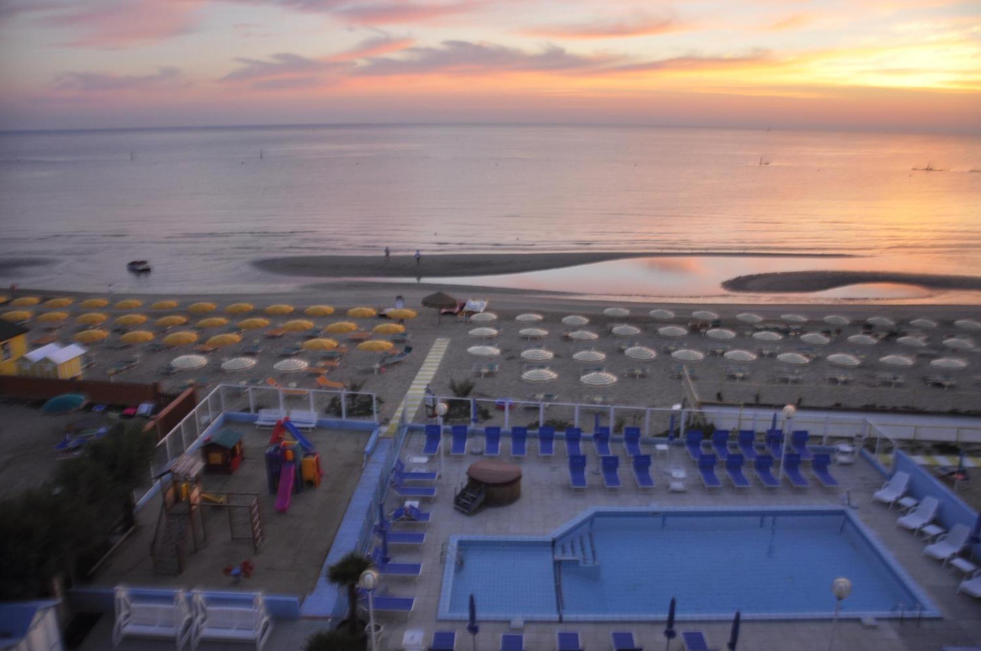 Hotel Casadei Fano Exterior foto
