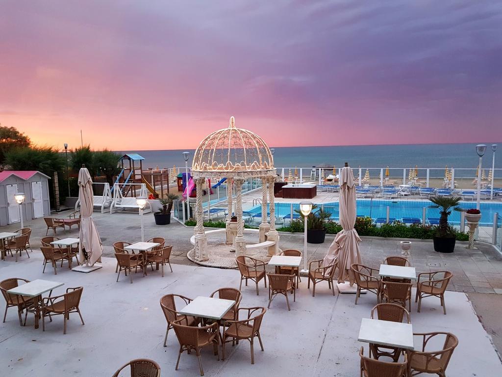 Hotel Casadei Fano Exterior foto
